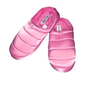 - PINK & PRETTY CLOG SLIPPERS by SOLE MATES NWOT